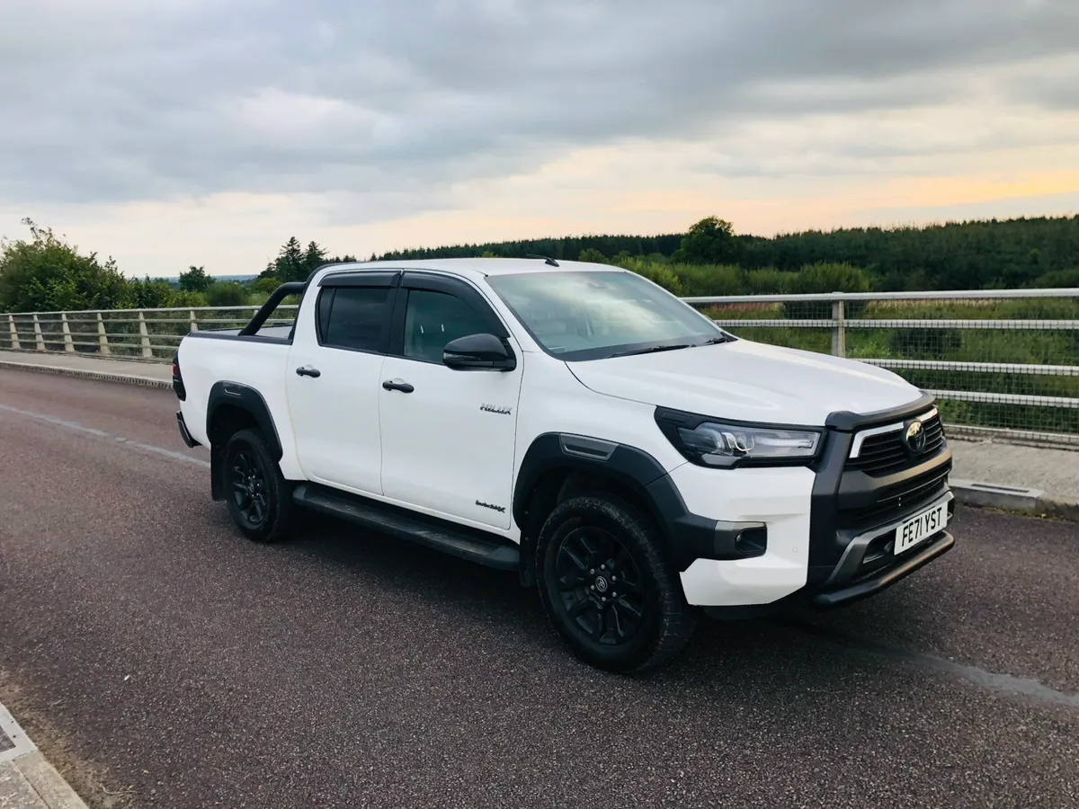 2021 Toyota Hilux Invincible x - Image 1