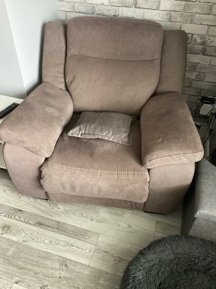 Electric armchair