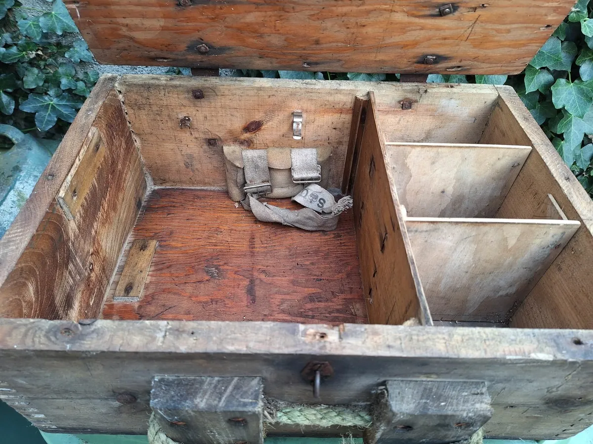 Vintage Ammunition crate - Image 2