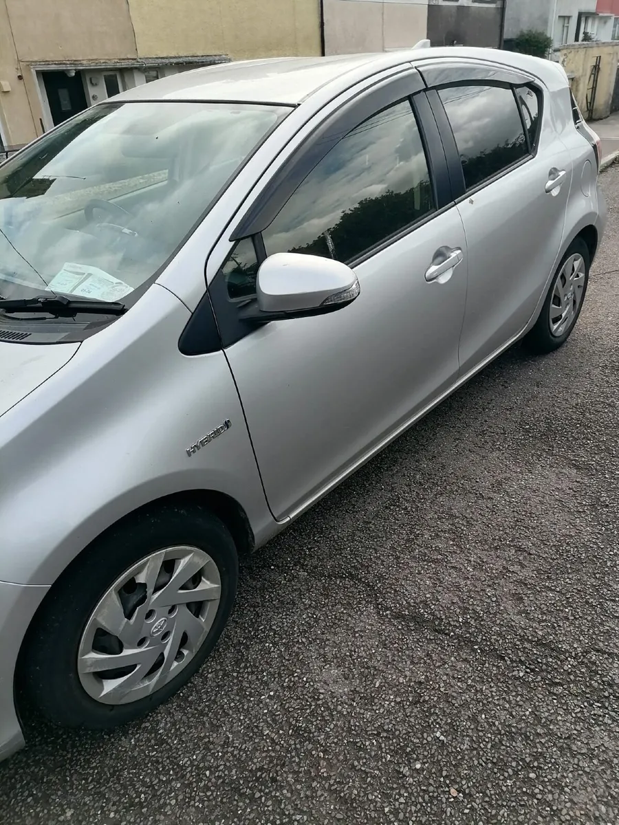 Toyota Aqua 2015 - Image 4