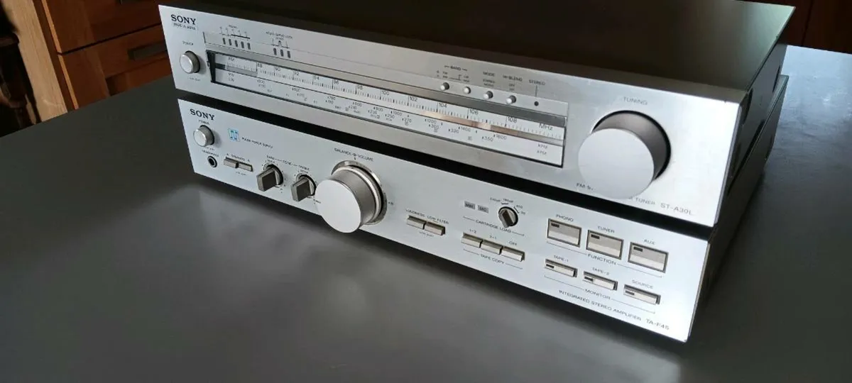 Sony amplifier and tuner - Image 1