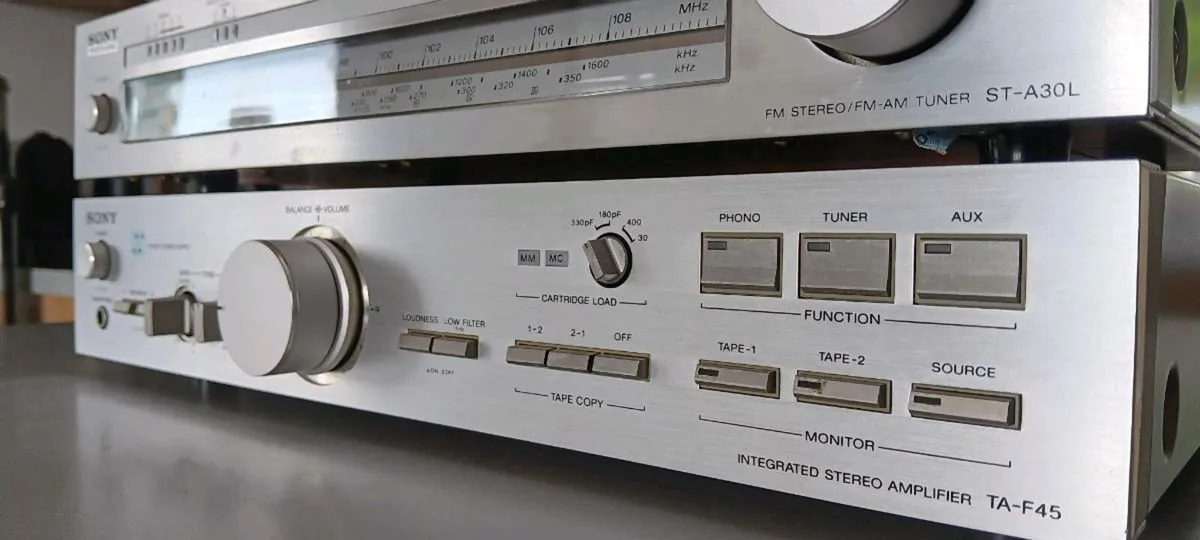 Sony amplifier and tuner - Image 2
