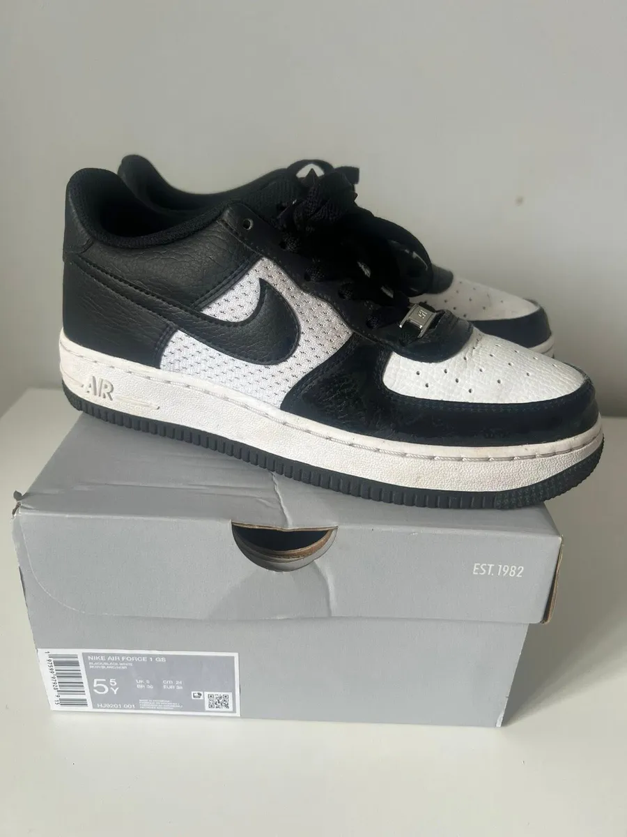 Nike air force size 5 UK boys - Image 1