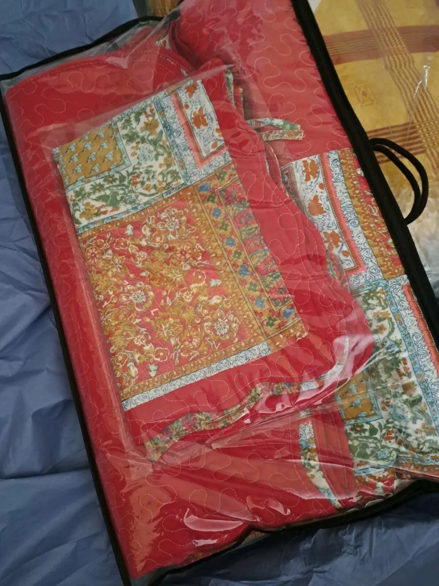 Bed wear - Image 1