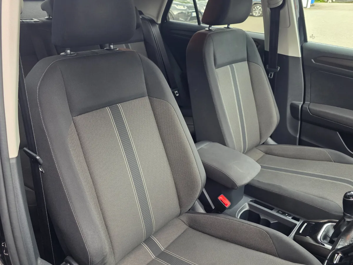 2019 Volkswagen T-Roc 1.6 TDI DESIGN - Image 4
