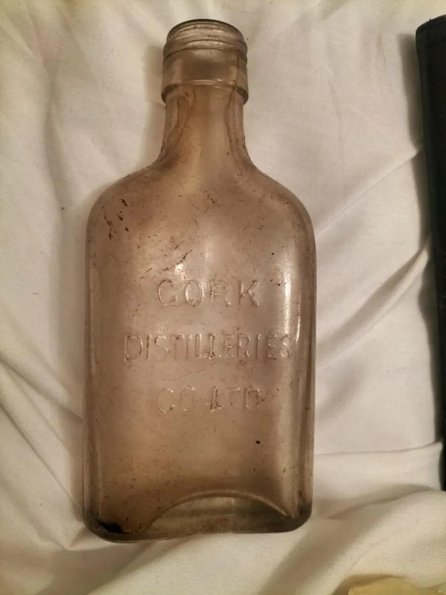 VINTAGE.1966 CORK CITY DISTILLERIES CO.LTD BOTTLE - Image 3
