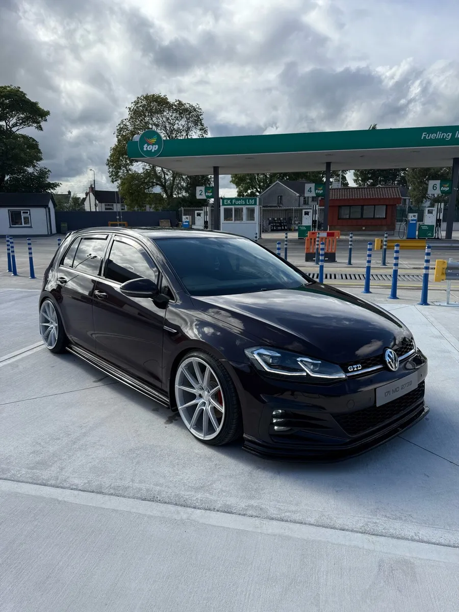 Car - Image 3