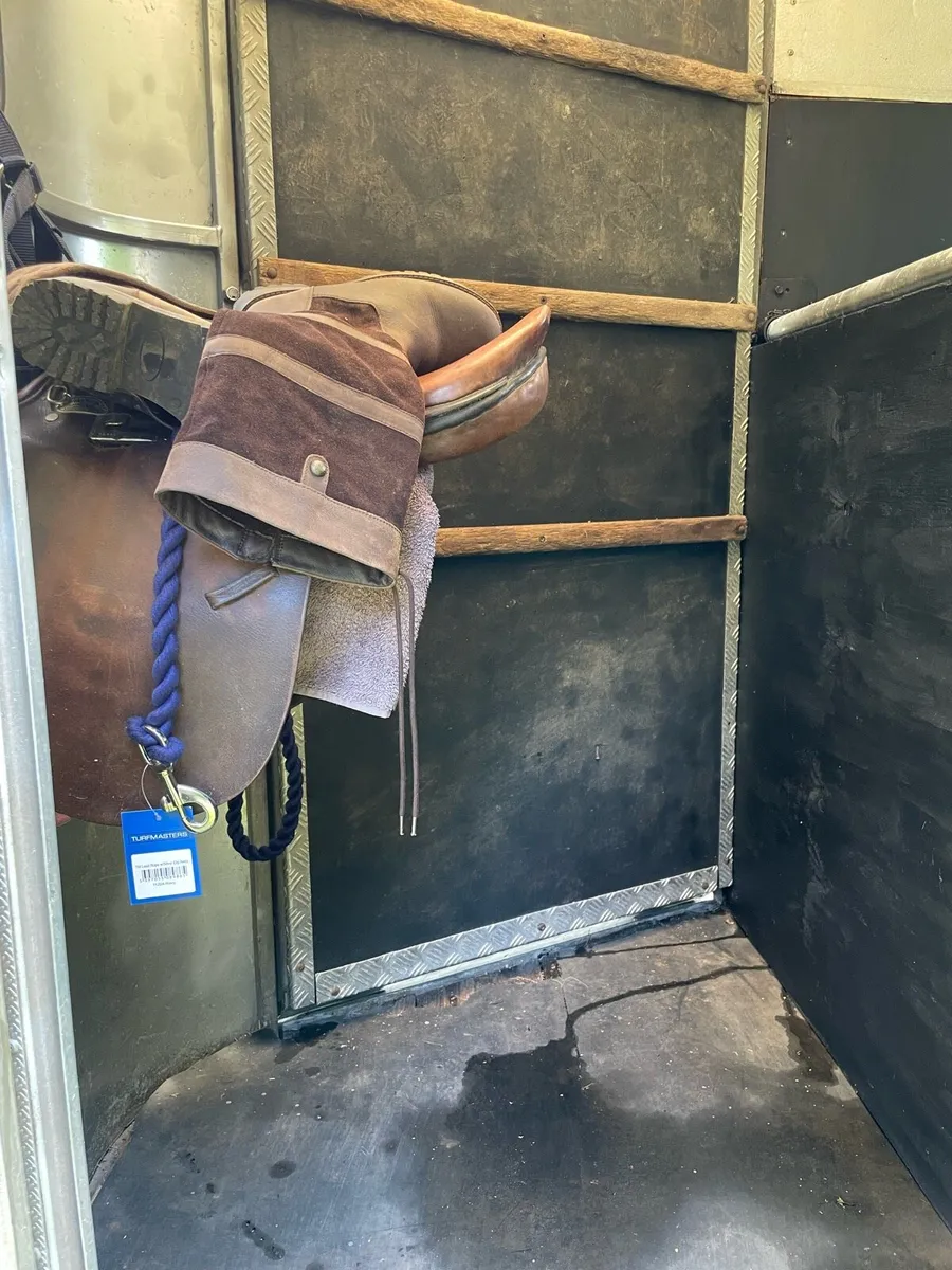 Ifor Williams Horse Trailer **HB505** - Image 2