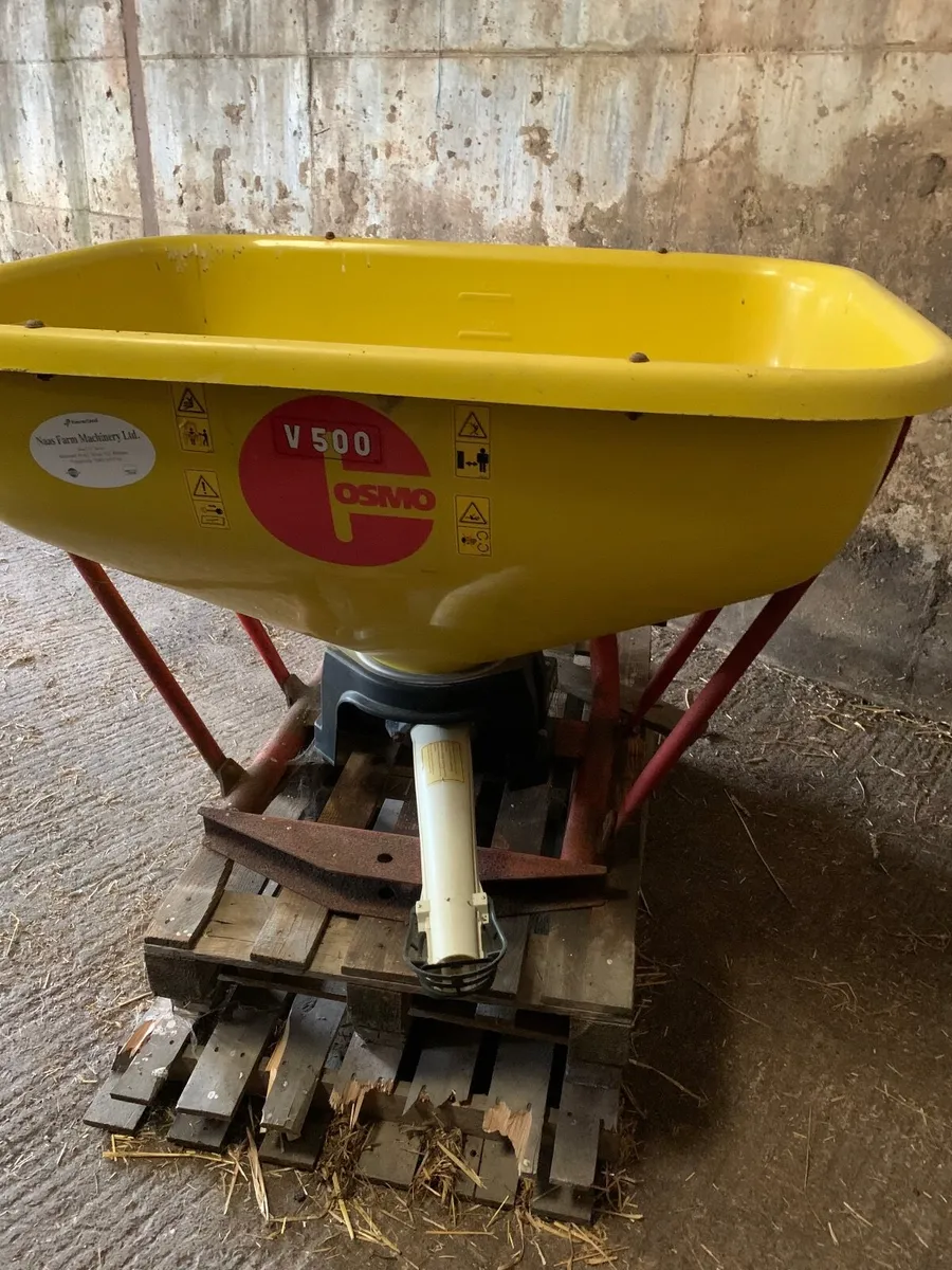 Fertiliser Spreader - Image 1