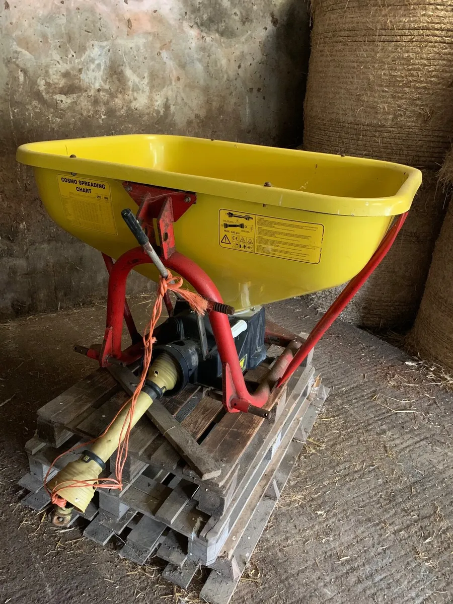 Fertiliser Spreader - Image 2