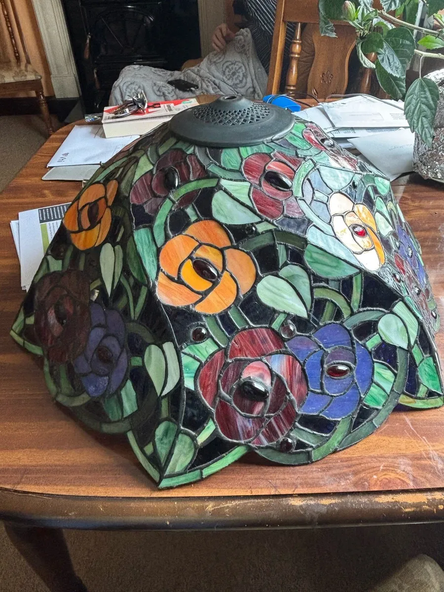 Tiffney lamp shade - Image 1