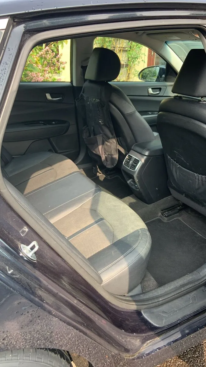 Car for sale - Image 2