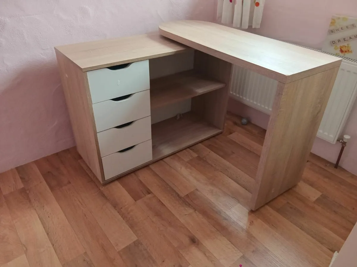 Swivel desk... as new - Image 2