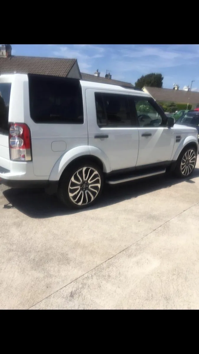 Land Rover Discovery 2013 - Image 1