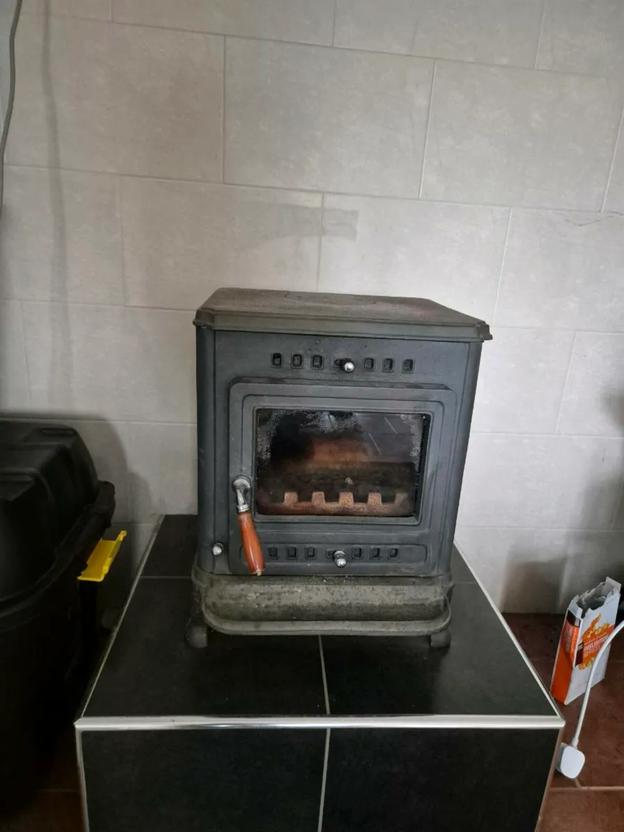 Stove - Image 1