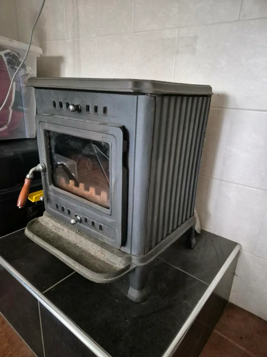 Stove - Image 2