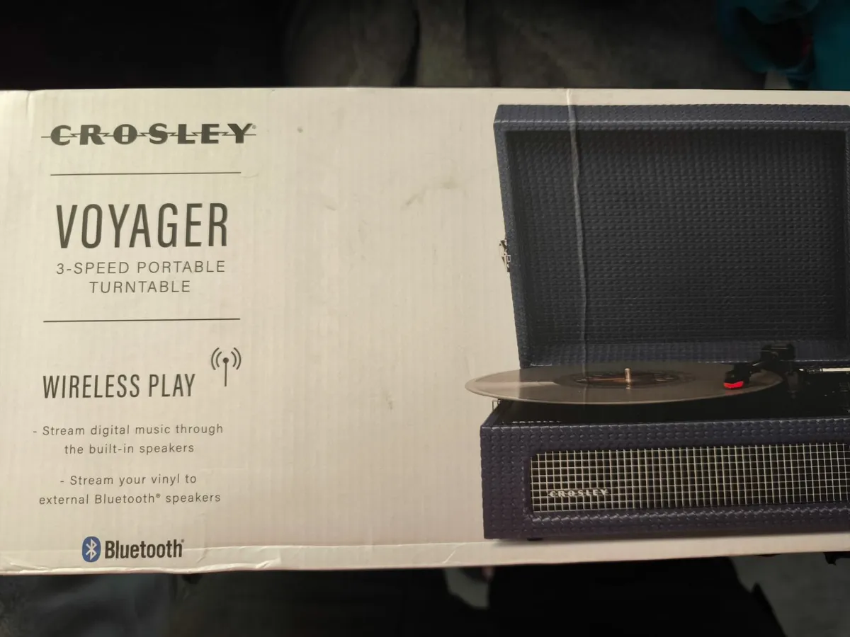 Crossley Voyager Portable Vinyl Record Player