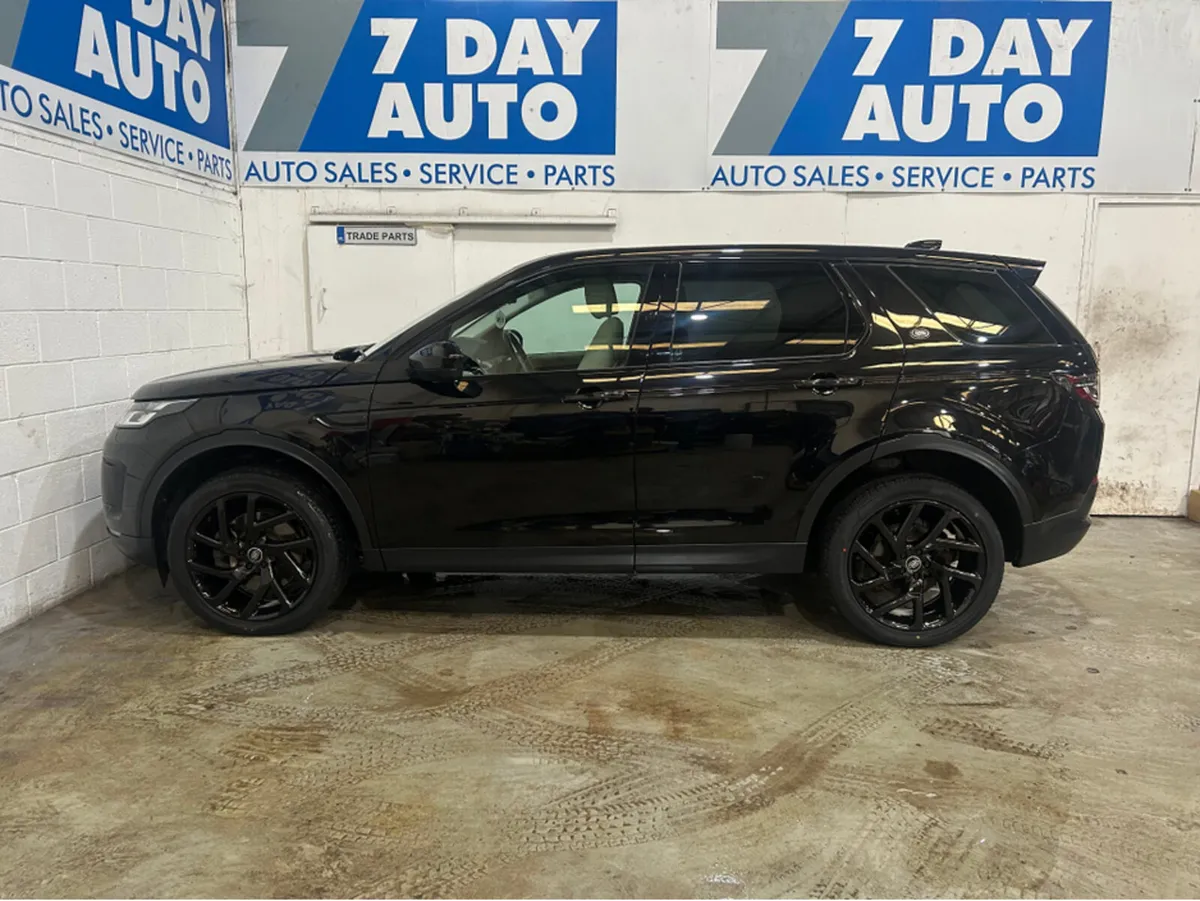 Land Rover Discovery Sport AUTO 2.0 D4E - Image 4