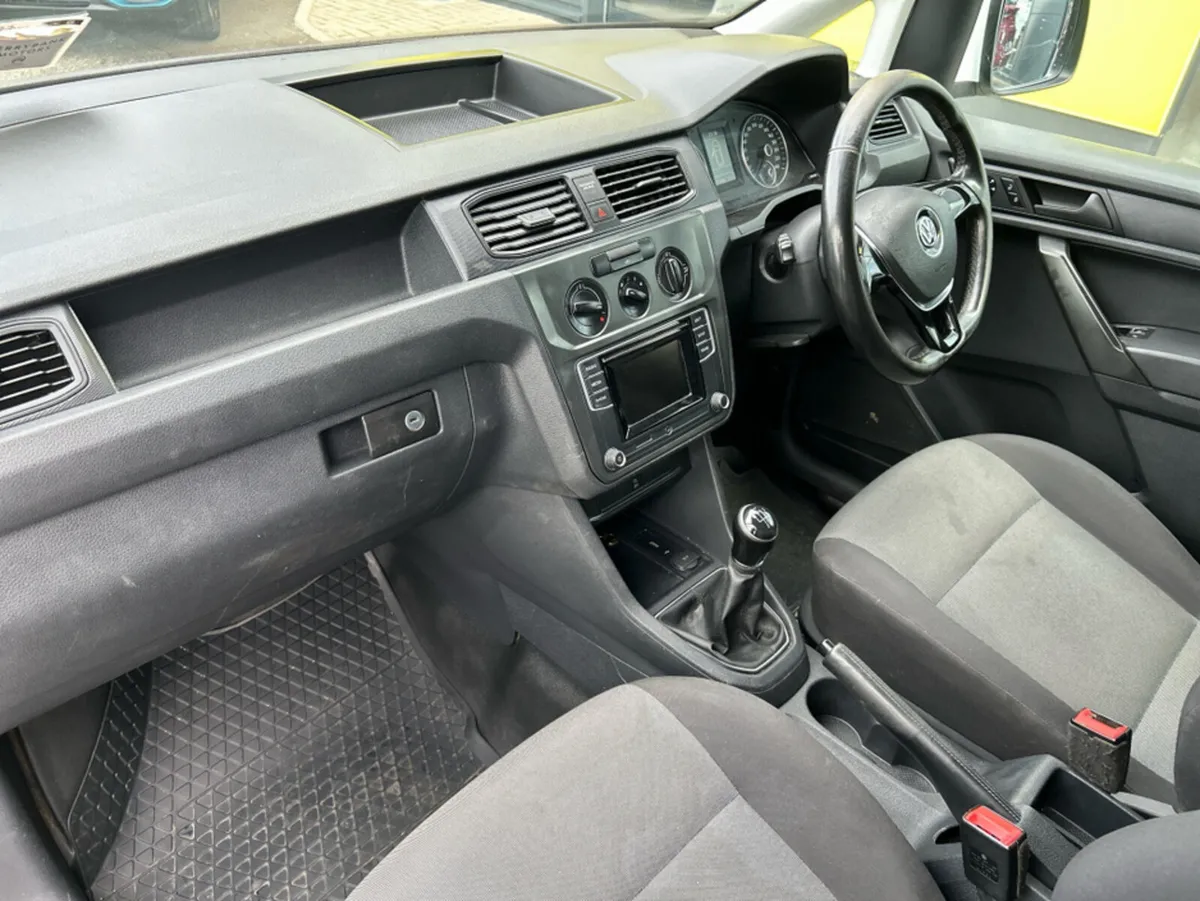Volkswagen Caddy PV TREND TDI 102HP MANUAL 5SPEED - Image 4