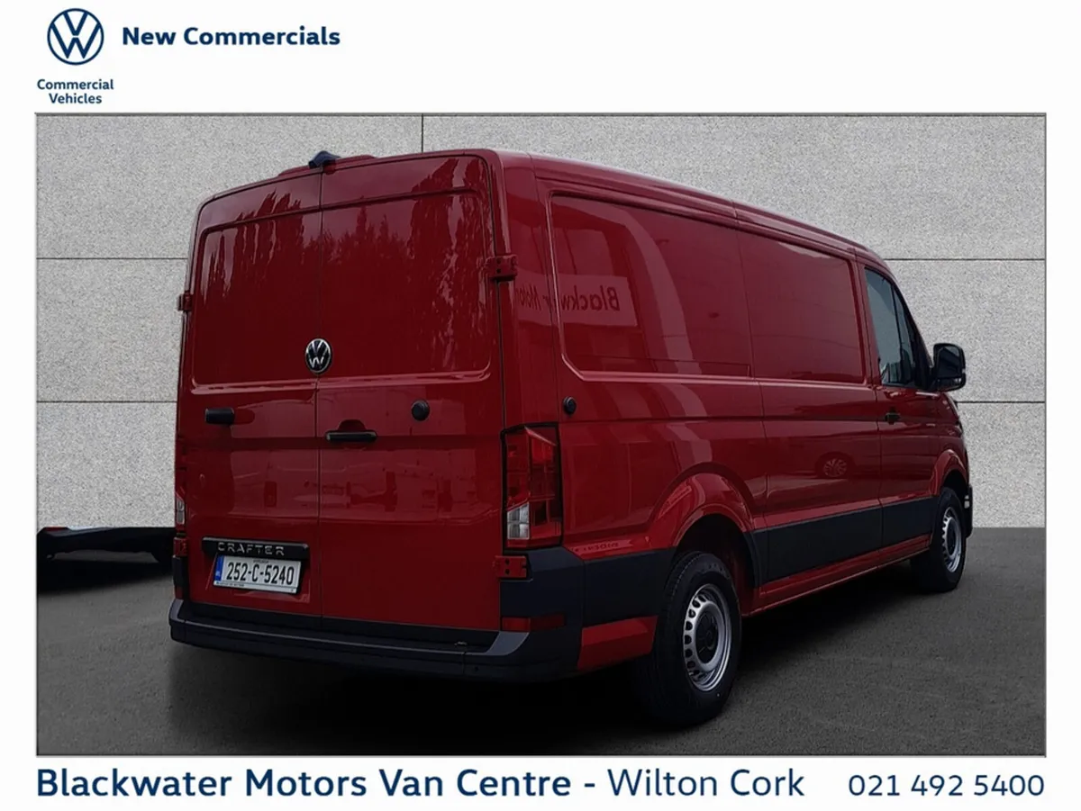Volkswagen Crafter 30 TRENDLINE MWB 140HP M6F - Image 4