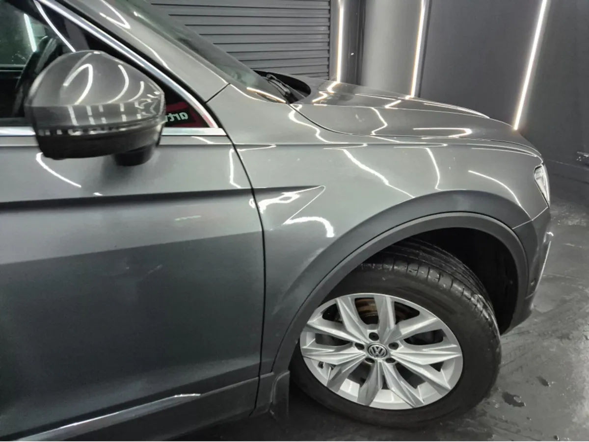 Volkswagen Tiguan HIGHLINE 4WHEEL DRIVE  AUTO 2TDI - Image 2