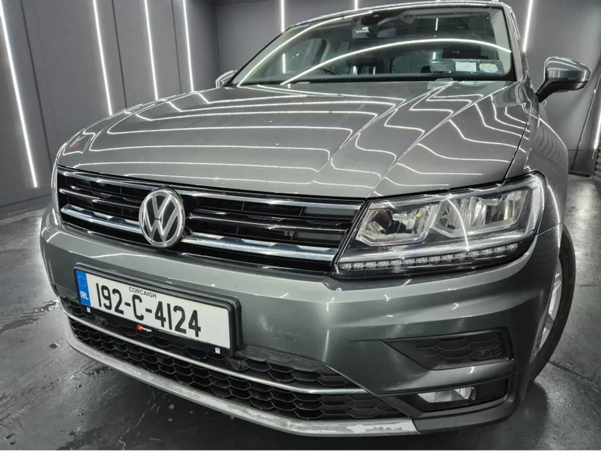 Volkswagen Tiguan HIGHLINE 4WHEEL DRIVE  AUTO 2TDI - Image 3