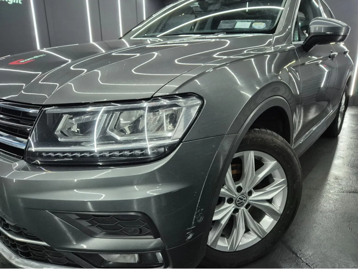 Volkswagen Tiguan HIGHLINE 4WHEEL DRIVE  AUTO 2TDI - Image 4