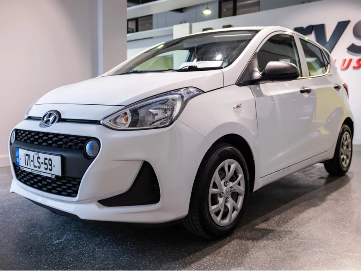 Hyundai i10 CLASSIC 4DR - Image 3