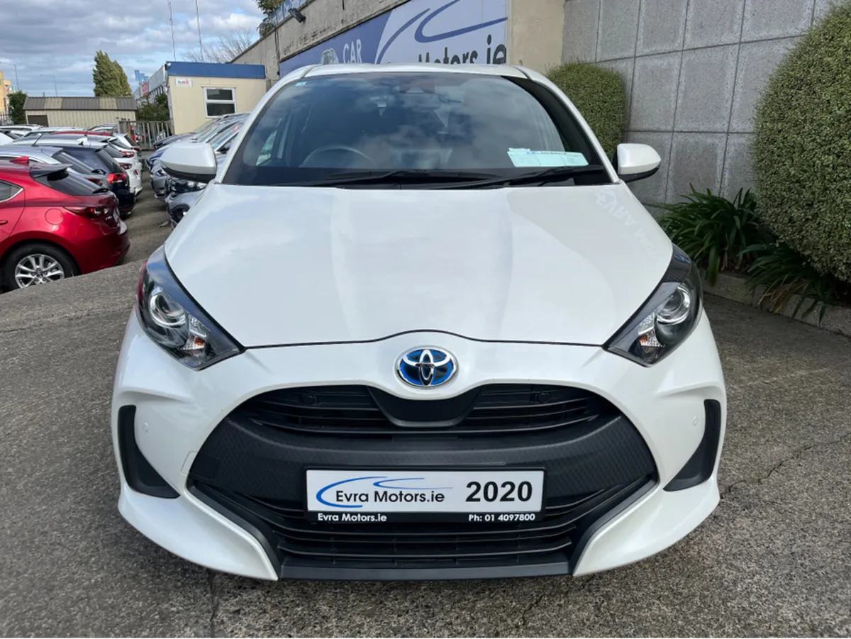 Toyota Yaris AUTOMATIC HYBRID 1.5 PETROL //KEYLESS - Image 2