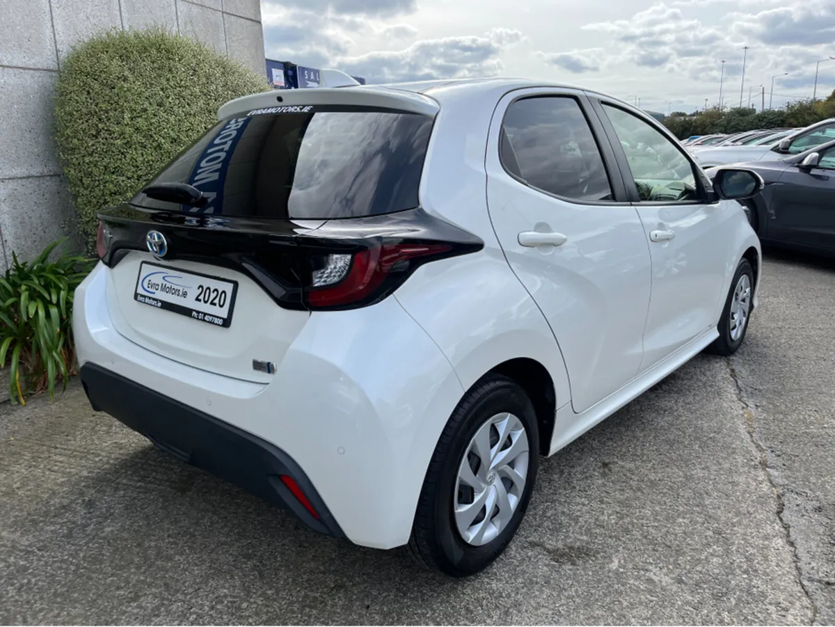 Toyota Yaris AUTOMATIC HYBRID 1.5 PETROL //KEYLESS - Image 4