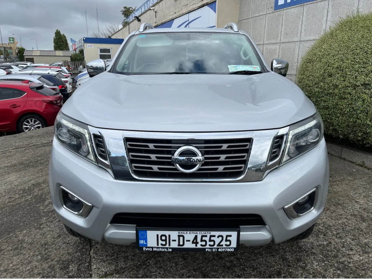 Nissan Navara 2.3 DCI TEKNA AUTOMATIC //HIGH SPEC/ - Image 2