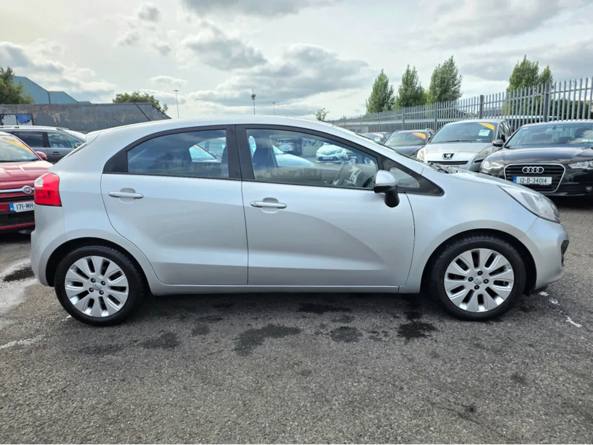 Kia Rio 1.4 5DR AUTOMATIC - Image 3