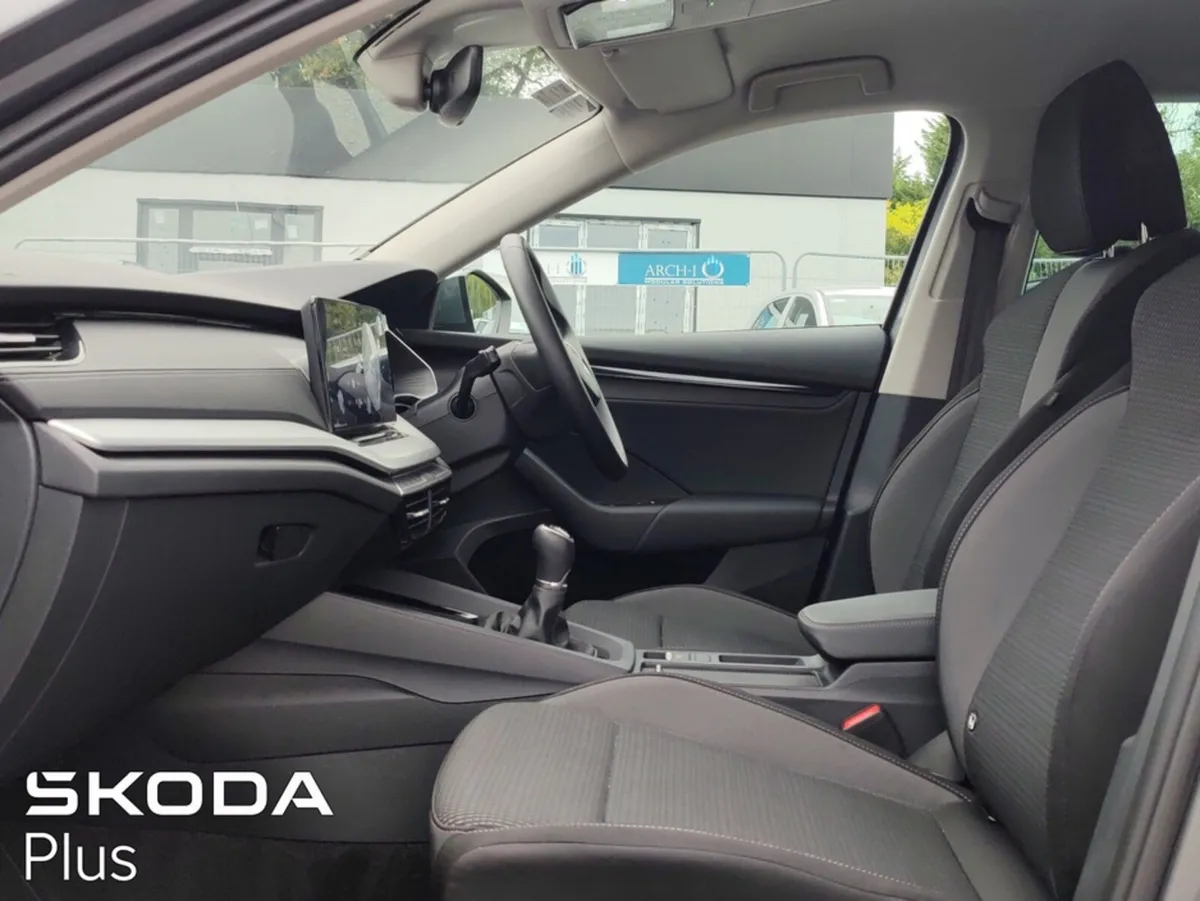Skoda Octavia COMBI SE 2.0 TDI 115HP - Image 4
