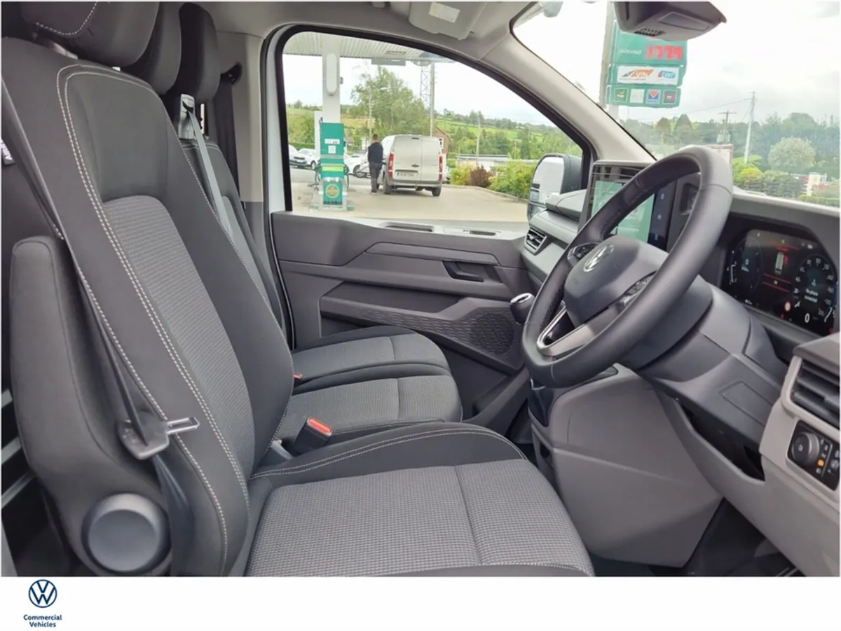 Volkswagen Transporter TRENDLINE LWB30 TDI 150HP M - Image 2