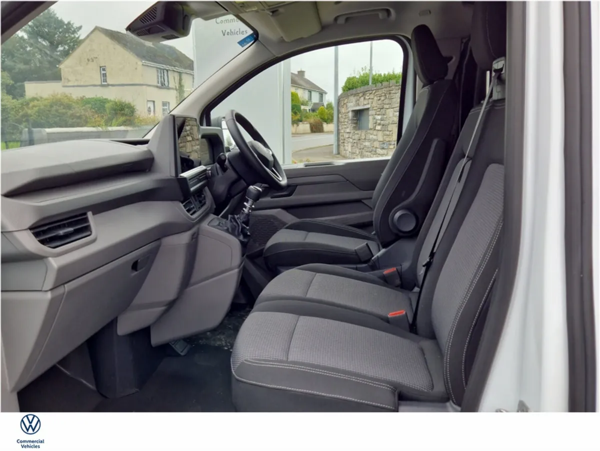 Volkswagen Transporter TRENDLINE LWB30 TDI 150HP M - Image 4