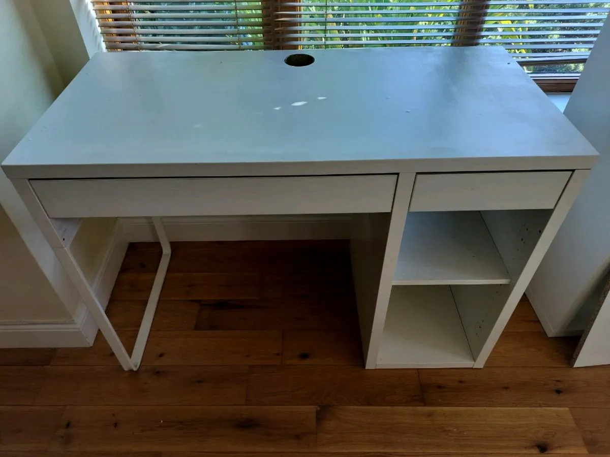 Desk Micke