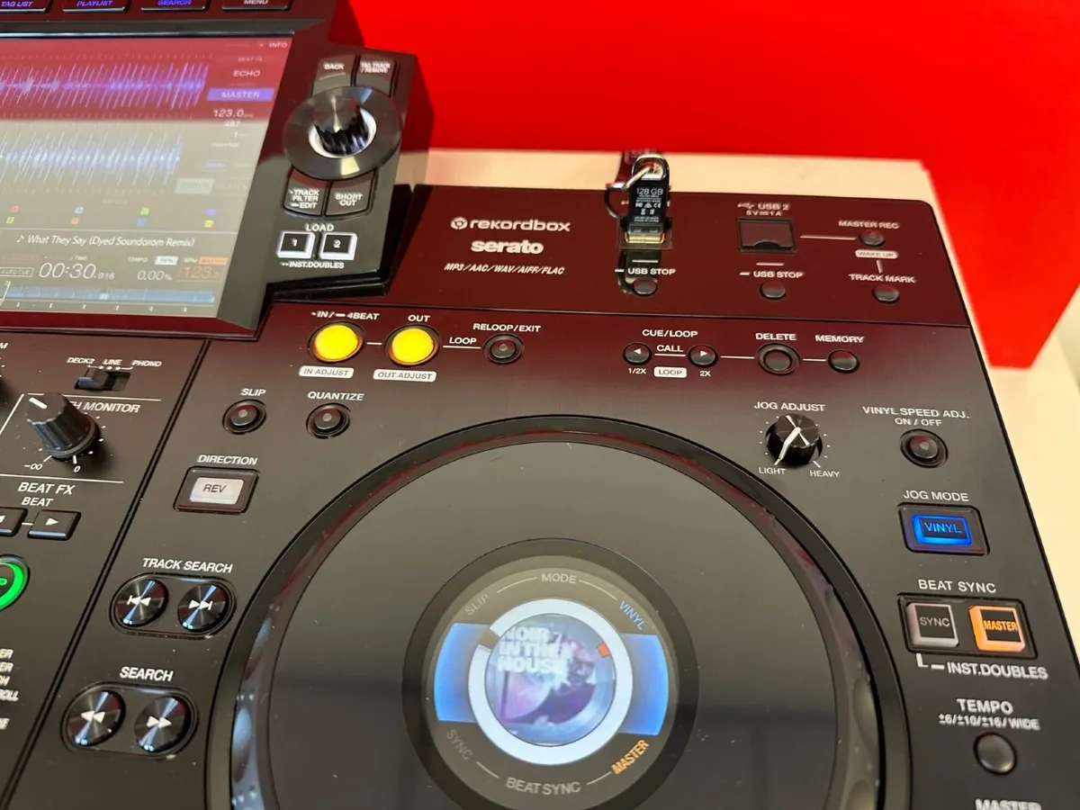 pioneer xdj rx 3 like new dj controller RRP 2000 - Image 3