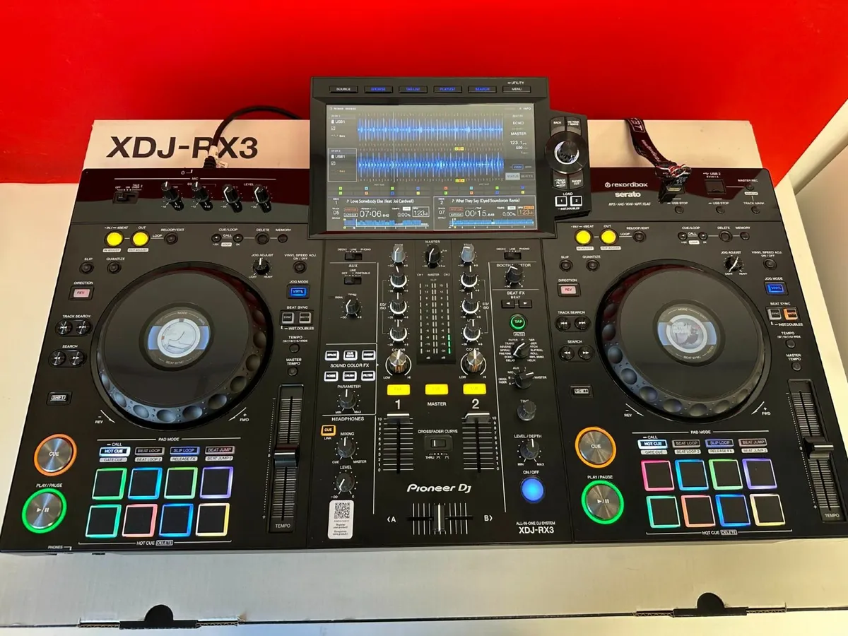 pioneer xdj rx 3 like new dj controller RRP 2000 - Image 1