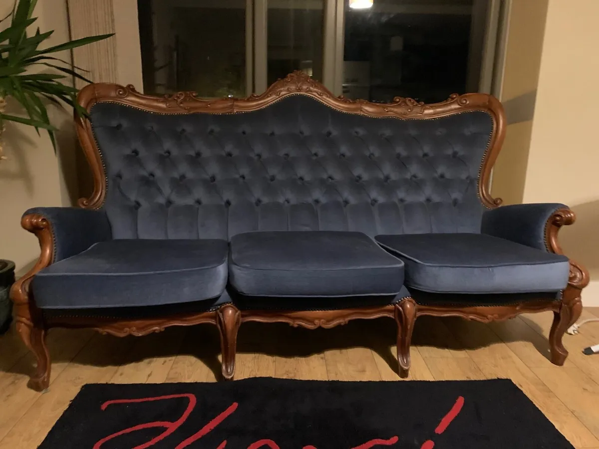 Vintage couch - Image 1
