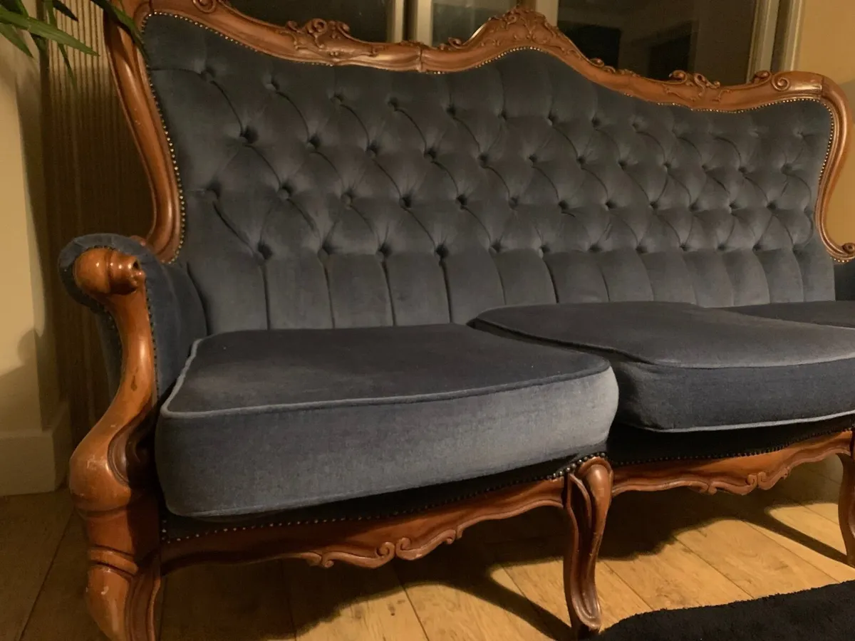 Vintage couch - Image 4