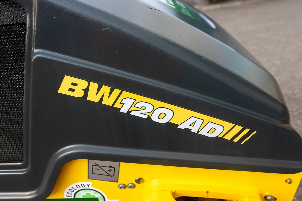 2023 BOMAG 120 AD-5 - Light Tandem Roller - Image 3