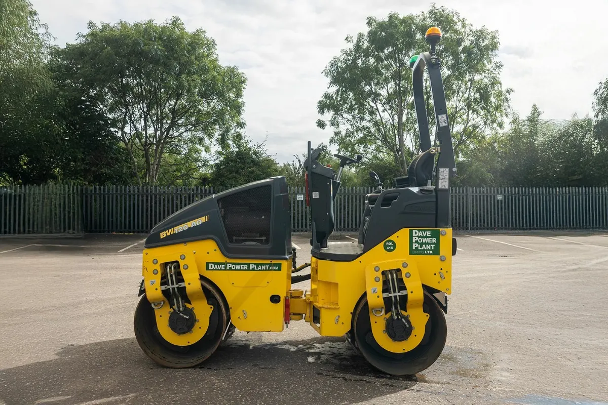 2023 BOMAG 120 AD-5 - Light Tandem Roller - Image 4