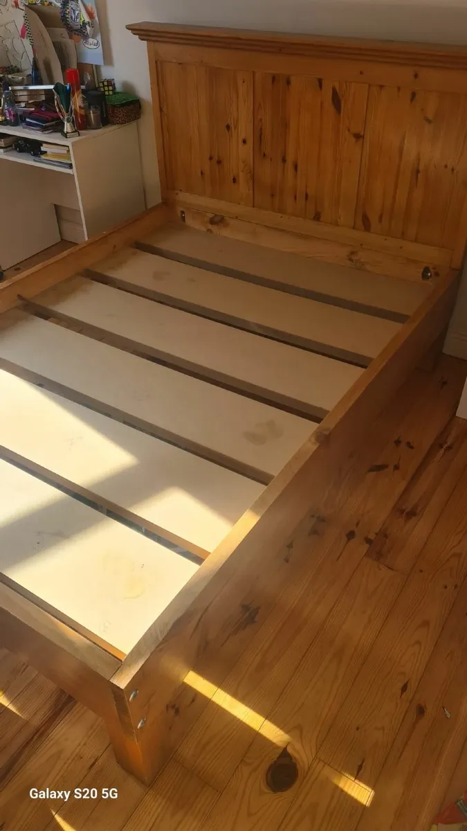 Bedroom furniture - Image 1