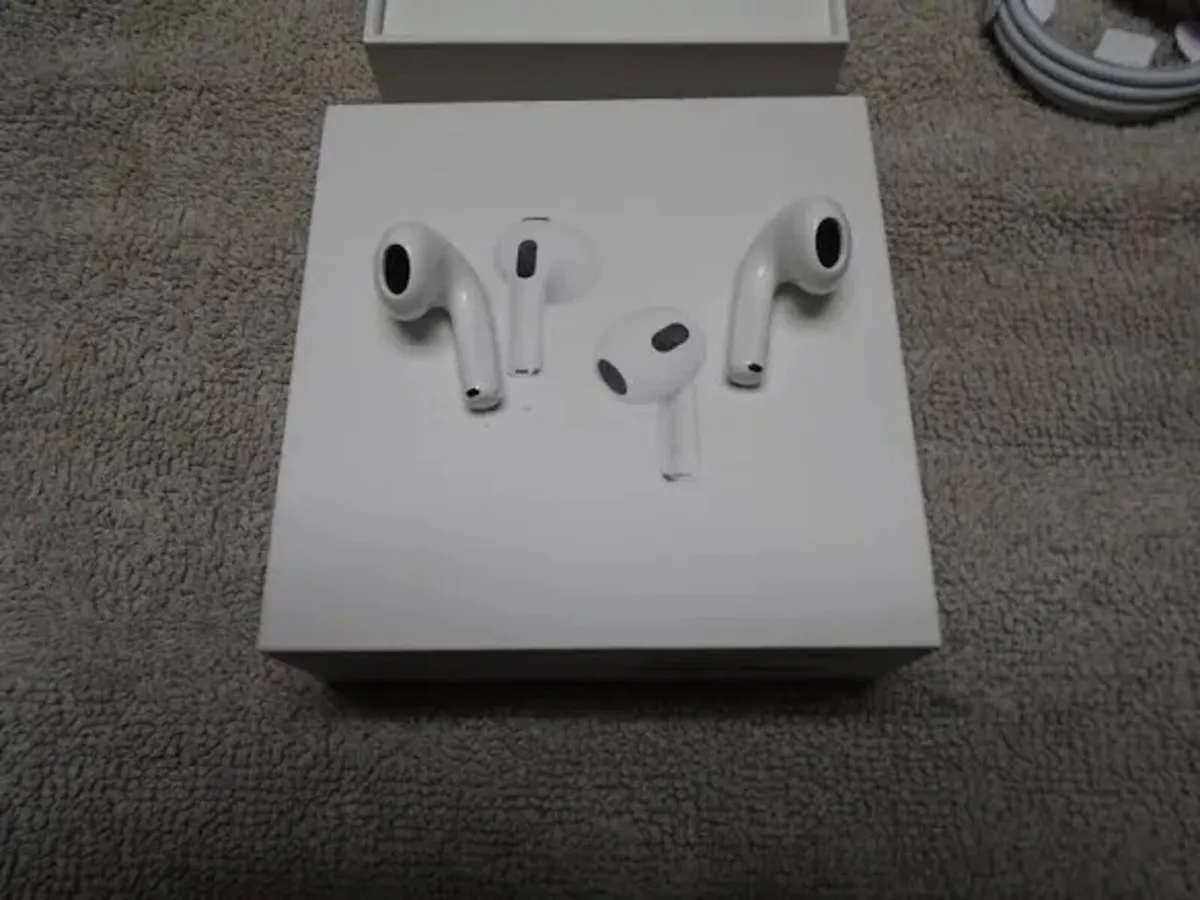 Airpods - Image 2