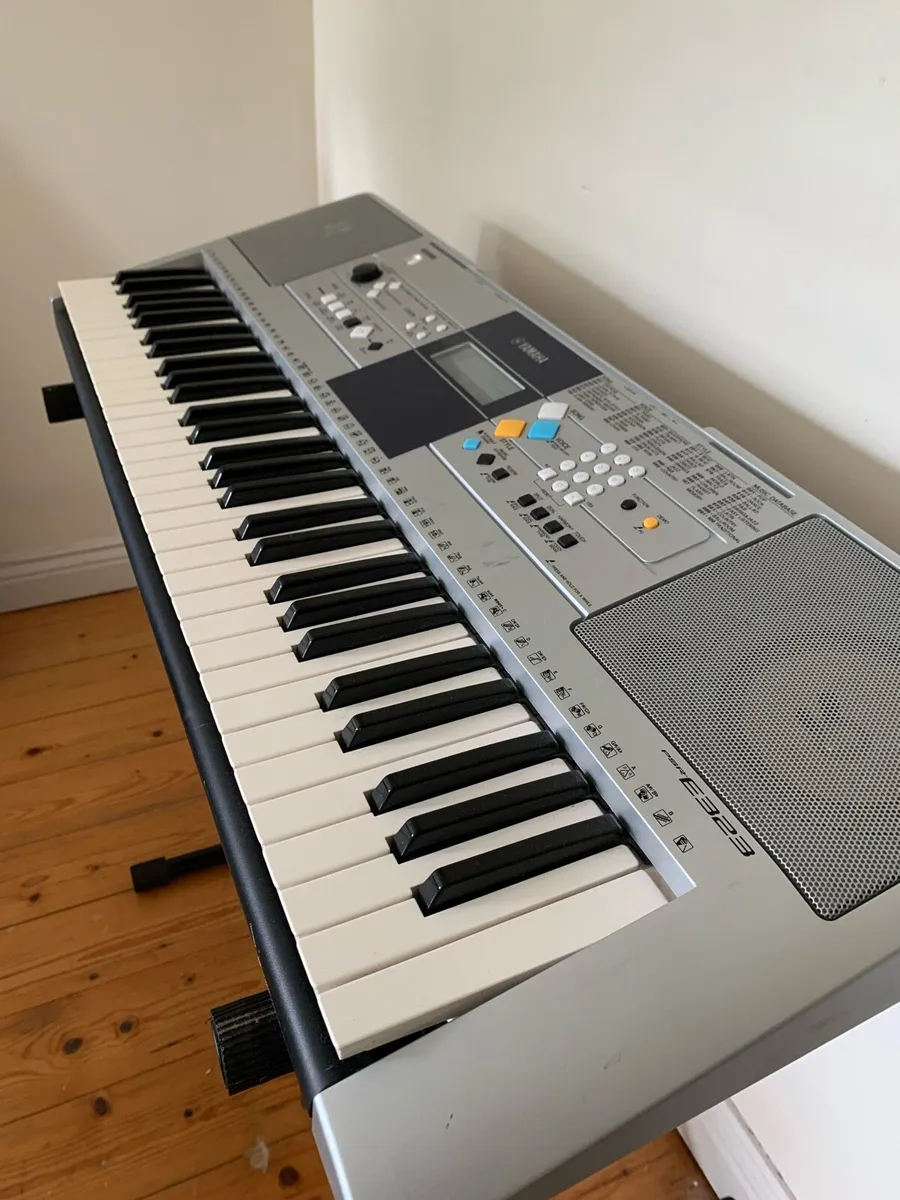 Keyboard Piano - Yamaha (stand Included) - Image 2