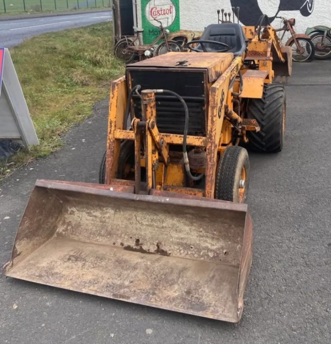 Case 646 digger mini digger - Image 4