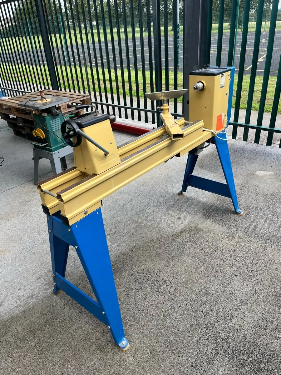 Bandsaw, wood lathe, air compressor - Image 1