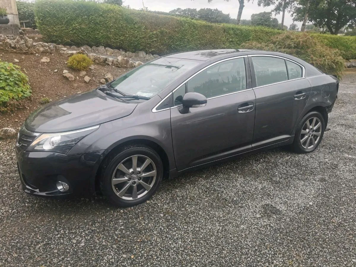 13 Toyota Avensis 2.0 D4D - Image 1