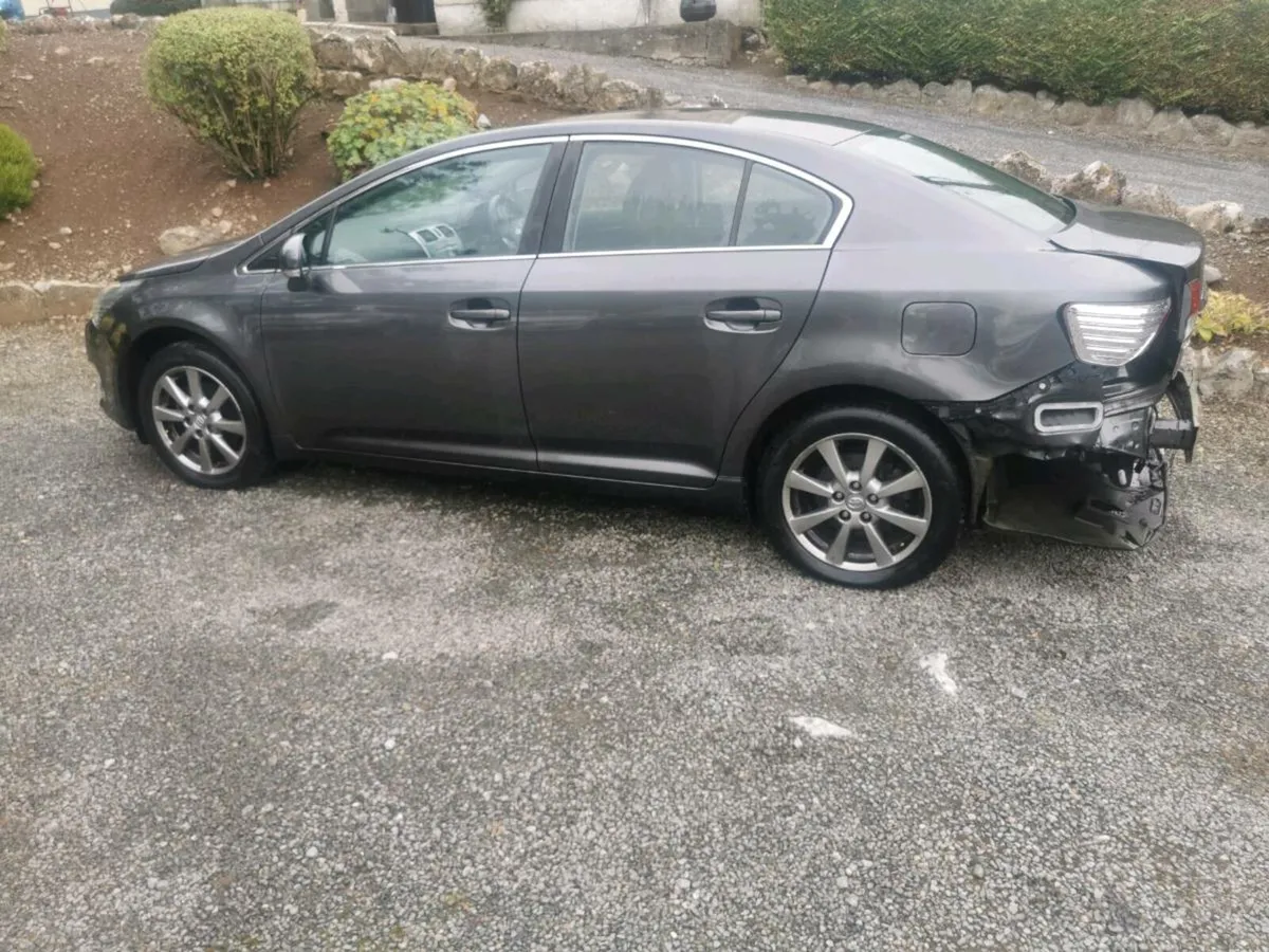 13 Toyota Avensis 2.0 D4D - Image 3