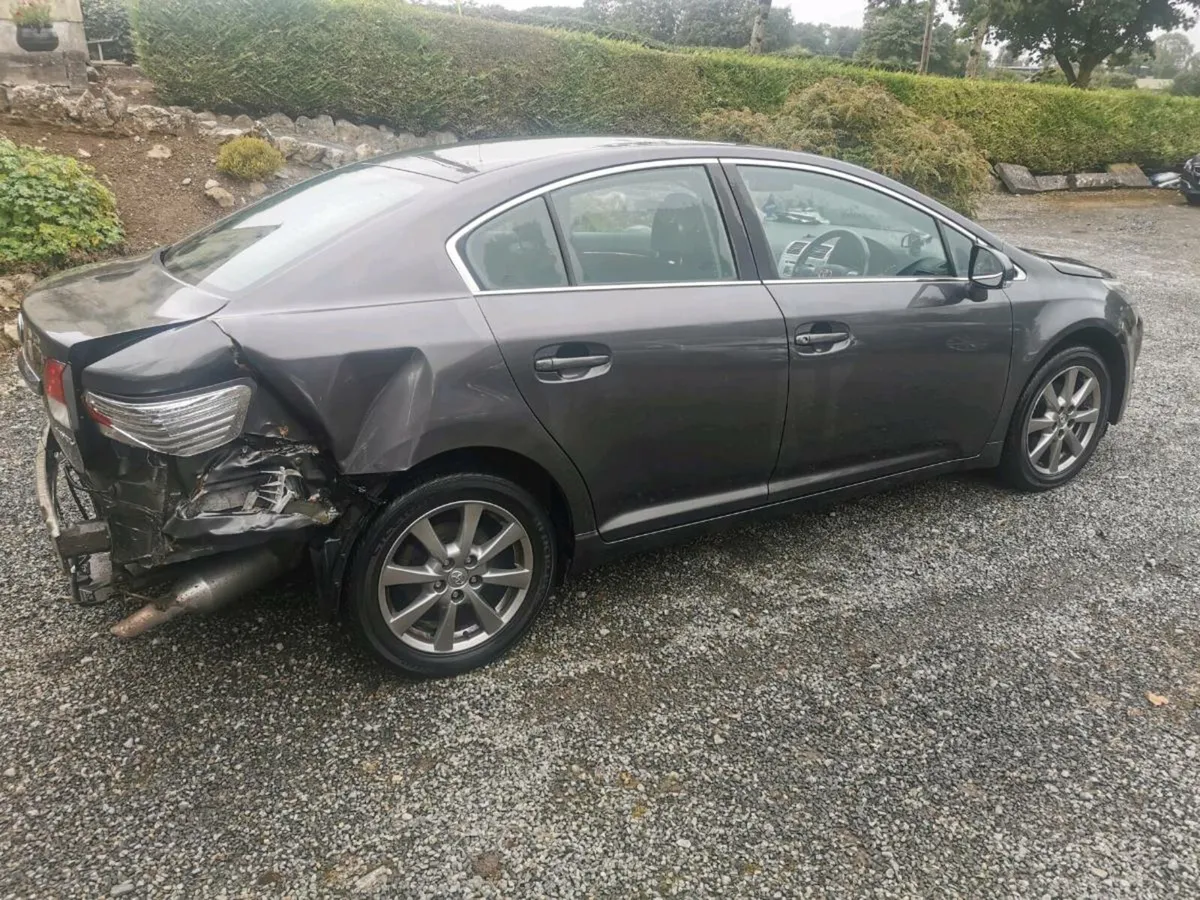 13 Toyota Avensis 2.0 D4D - Image 4
